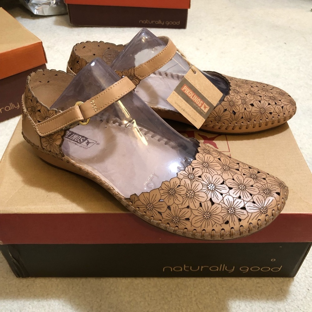 SOLD😄PIKOLINOS Marry Jane floral sandals flats